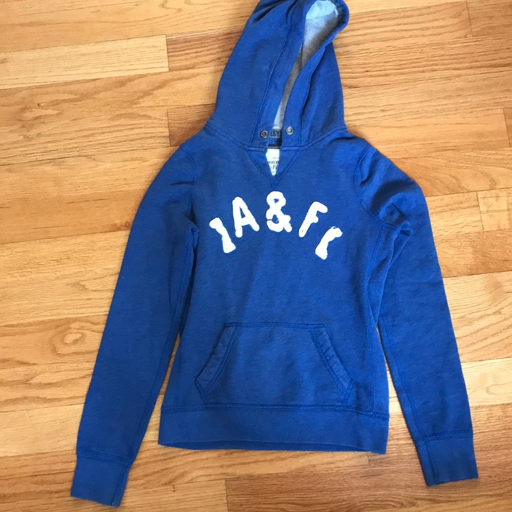A&F blue sweatshirt